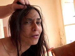 Gros cul, Grosse bite, Sucer une bite, Brunette brune, En levrette, Seins naturels, Adolescente, Nénés