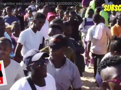 Grote mammen, Zwart, Pijpbeurt, Lul, Buiten, Feest, Kut duiken, Nat