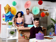 Анальный секс, Красотки, Большие сиськи, Минет, Грудастые, Секс без цензуры, Натуральные сиськи, Реалити