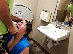 Leie, Asiatisch, Grosser arsch, Grosse titten, Blasen, Süss, Jungendliche (18+), Uniform