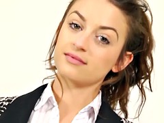 Braunhaarige, Lingerie