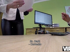 18 ans, Sucer une bite, En levrette, Européenne, Hd, Argent, Bureau, Adolescente