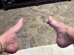 In den arsch, Grosser schwanz, Spermaladung, Fußfetisch, Lecken, Pov, Dusche, Solo
