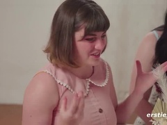 Amateur, Lécher le cul, Le plan cul à quatre, Hard, Hd, Seins naturels, Piercing, Rousse roux