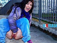 Amateur, Británico, Fetiche, Penetracion con dedos, Despelote, Orinar, Público, Afeitado