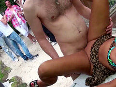 Geile alte tussi, Deutsch, Reif, Milf, Mutti, Öffentlich, Verführt, Jungendliche (18+)