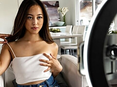 Asiatique, Gros cul, Grosse bite, Gros seins, En levrette, Interracial, Maigrichonne, Adolescente