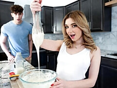 18 jaar, Grote kont, Blond, Pijpbeurt, Keuken, Natuurlijke tieten, Tiener, Tieten likken