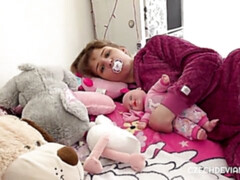 Blonde, Sucer une bite, En levrette, Fétiche, Branlette thaïlandaise, Rasée, Adolescente, Nénés