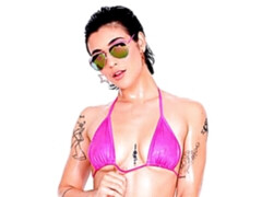 Anal, Grosse bite, Sucer une bite, Brunette brune, En levrette, Seins naturels, Cheveux courts, Nénés