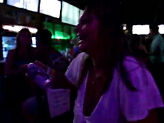 Эксгибиционист, Обнаженные, Голышом, Вечеринка, Киски, Развязные, Сиськи, Реслинг