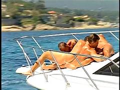 Verga grande, Gay, Chupando