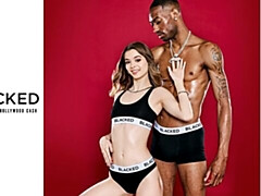 18 jaar, Kont, Grote lul, Pijpbeurt, Hondjeshouding, Natuurlijke tieten, Mager, Tiener