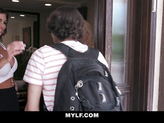 Grosse bite, Brunette brune, Plantureuse, Tir de sperme, Queue, En levrette, Hard, Mère que j'aimerais baiser