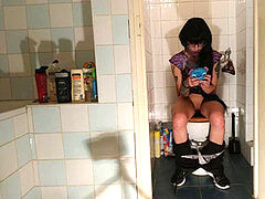 Grufti, Erniedrigung, Ungarisch, Zierlich, Dürr, Jungendliche (18+), Toilette