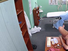 Gros seins, Éjaculation interne, Voyeur