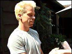 Grosse bite, Tir de sperme, Faciale, Hard, Piscine, Chevaucher, Maigrichonne, Nénés