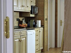 Dormitorio, Checa, Besar, Madres para coger, Afeitado, Ducha, Español, Trio