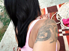 18 jaar, Enthousiasteling, Grote mammen, Pijpbeurt, Diep in de keel, Gezichtspunt, Openbaar, Tiener