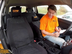 Culo, Rubia, Mamada, Corridas, Gafas, Tetas naturales, Público, Afeitado