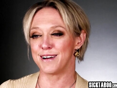 Horny Dee Williams playing with herself