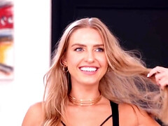 In den arsch, Grosse titten, Blondine, Blasen, Europäisch, Natürlichen titten, Spanisch, Flotter dreier