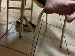 Candid college girl relax her stinky barefeet toes soles