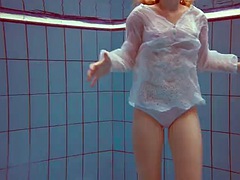 Amateur, Tetas grandes, Sexo duro, Piscina, Público, Pelirrojo, Ducha, Tetas