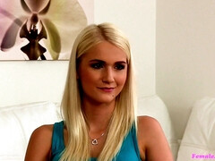 Tsjechisch, Seksspeelgoed, Lesbisch, Likken, Natuurlijke tieten, Kantoor, Kut duiken, Tieten likken