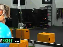 Asiatique, Blonde, Sucer une bite, Gym, Hd, Seins naturels, Chevaucher, Fessée