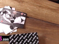 Enthousiasteling, Vingeren, Spel, Hd, Lesbisch, Likken, Natuurlijke tieten, Orgie