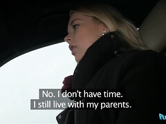 Tussi, Grosser schwanz, Auto, Tschechisch, Hardcore, Natürlich, Pov, Titten