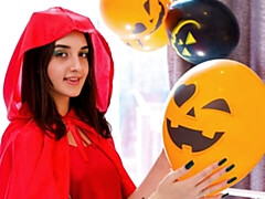 Dormitorio, Morena, Masturbación, Afeitado, Flaco, Solo, Medias largas, Estriptis