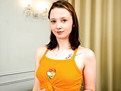 18 años, Culo grande, Penetracion con dedos, Masturbación, Tetas naturales, Estriptis, Adolescente, Tetas