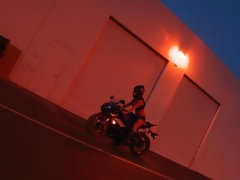 舐める尻, デカパイ, フェラチオ, 茶髪の, Hd, なめる, アウトドア, ストリッピング