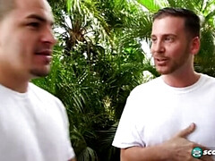 Большие сиськи, Минет, Брюнетки, Семяизвержение, Секс без цензуры, Огромные размеры, Втроем, Сиськи