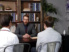 18 ans, Sucer une bite, Tir de sperme, Gorge profonde, En levrette, Hd, Bureau, Adolescente