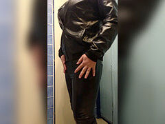 Tir de sperme, Femme dominatrice, Bite énorme, Latex, Cuir, Mère que j'aimerais baiser, Orgasme, Maigrichonne