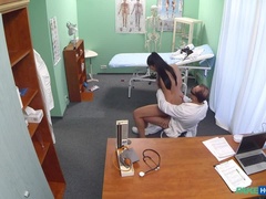 Leie, Arzt, Hundestellung, Handjob, Lecken, Krankenschwester, Pov, Uniform
