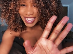 Braunhaarige, Kleid, Schwarz, Handjob, Küche, Milf, Solo, Entkleiden