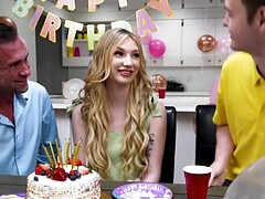 18 jaar, Sperma, Dochter, Vrouw, Natuurlijke tieten, Pornster, Taboe, Tiener
