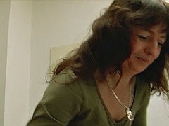 Grosse bite, Sucer une bite, Brunette brune, Mature, Solo, Tatouage, Nénés, Rétro ancien