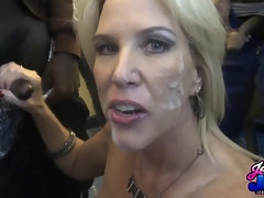 Leie, Arsch, Grosse titten, Viele männer bespritzen eine frau, Hardcore, Reif, Milf, Titten