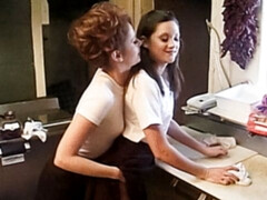 茶髪の, 指いじり, 毛深い, レズビアン, オマンコ, ストリッピング, ヴィンテージ, 濡れ