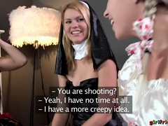 Leie, Fingern, Flotter vierer, Freundin, Lesbisch, Lecken, Muschi, Flotter dreier