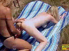 Любители, Француженки, Лесбиянка, На природе, На публике