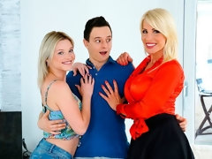 舐める尻, デカ尻, ブロンド, フェラチオ, 手コキする, 淫乱熟女, ストッキング, オッパイの