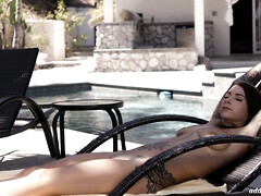 Брюнетки, Поцелуи, Лесбиянка, Натуральные сиськи, Тату