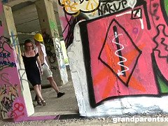 Grote lul, Pijpbeurt, 1 man 2 vrouwen, Hardcore, Hd, Rijpe lesbienne, Openbaar, Trio