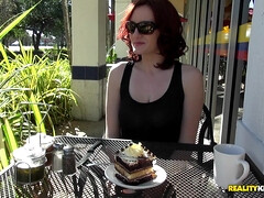 Tetona, Despelote, Al aire libre, Público, Pelirrojo, Sexo soft, Solo, Calientapollas